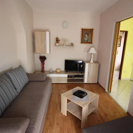 With Parking Space Punat, Krk - 24844 דירה פונאנט