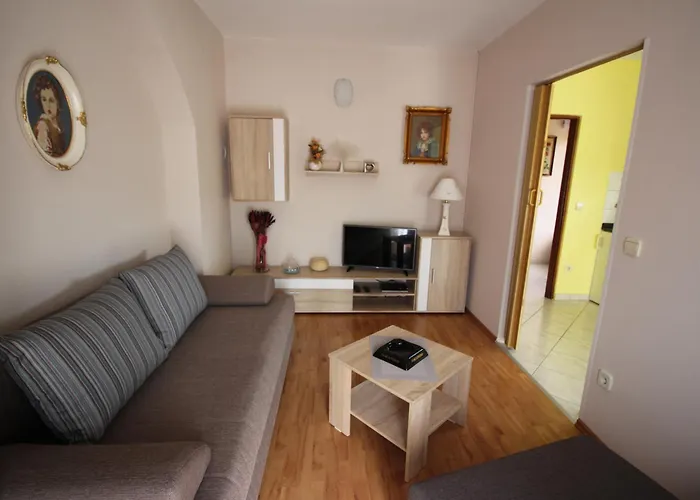 With Parking Space Punat, Krk - 24844 דירה פונאנט