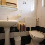 公寓 With Parking Space Punat, Krk - 24844 *